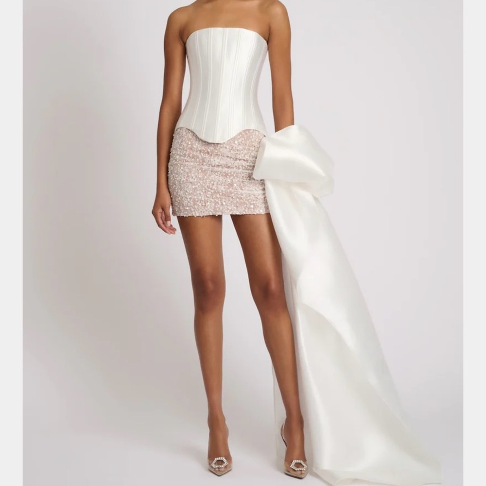 Elegant White Strapless Midi Dress - Picture 3 of 4